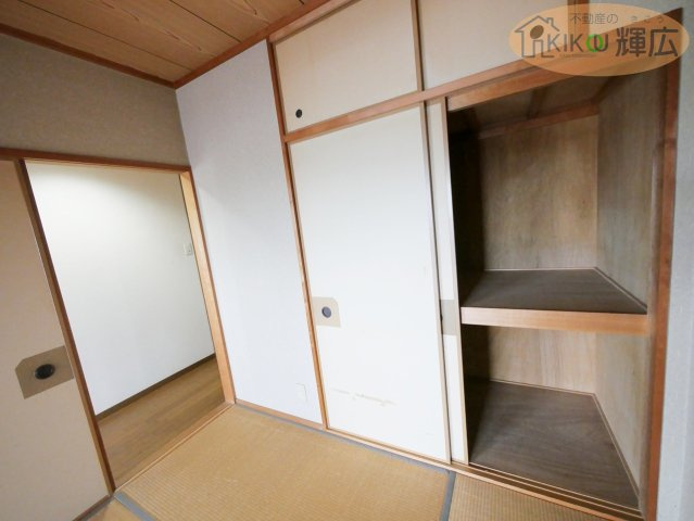 サーパス明石土山　4階の収納