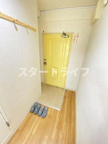 大阪市淀川区西中島５丁目の賃貸マンションの玄関