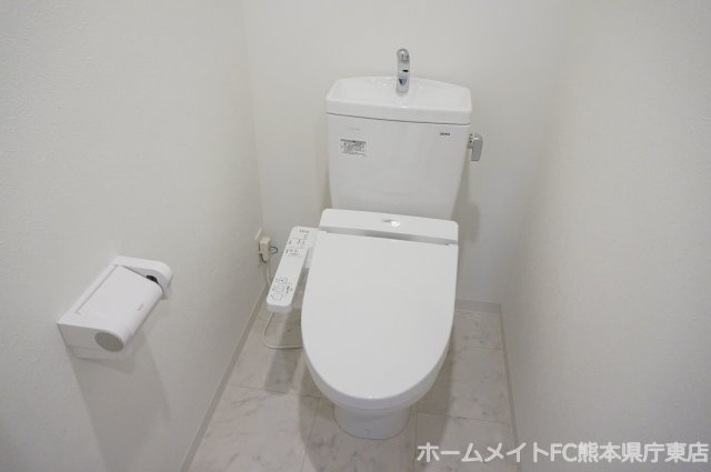 熊本市中央区九品寺３丁目の賃貸マンションのトイレ