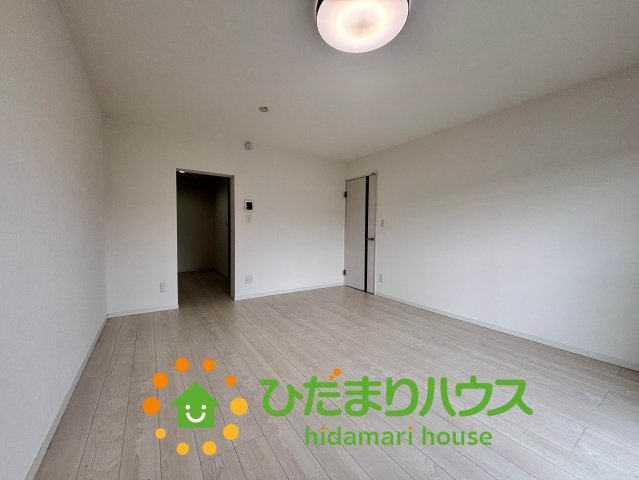 東鷲宮ニュータウン駅前プラザ四号棟の居間・リビング