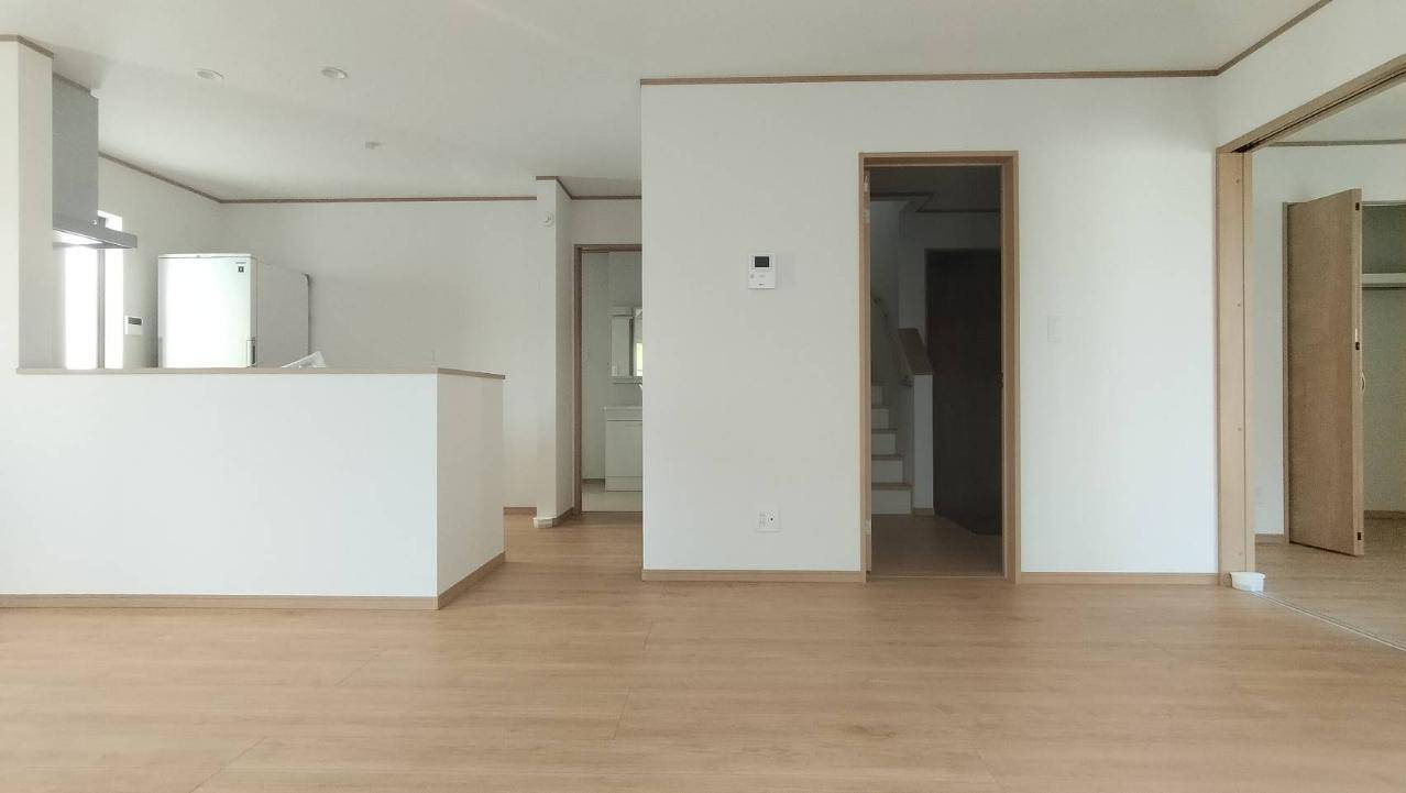うるま市栄野比 投資用物件（オーナーチェンジ）の居間・リビング