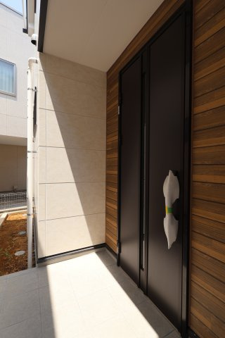 《仲介手数料無料》練馬区田柄４丁目32-12新築一戸建てKEIAI GRACEの玄関