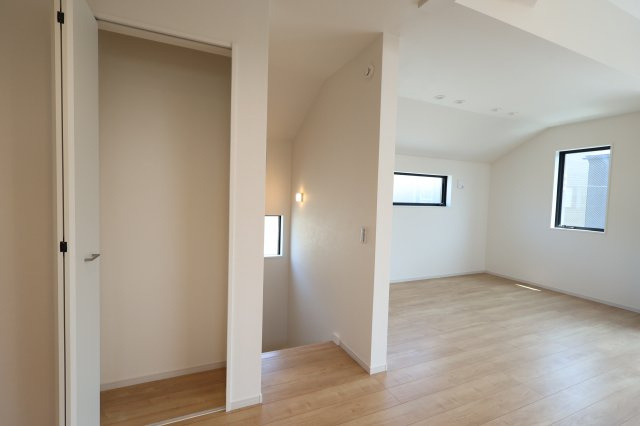 《仲介手数料無料》練馬区田柄４丁目32-12新築一戸建てKEIAI GRACEの収納