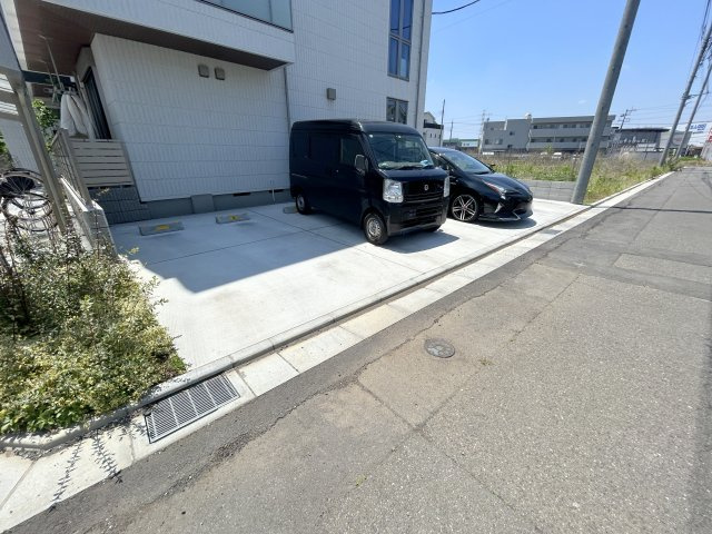 シェルタ・ノーヴェの駐車場