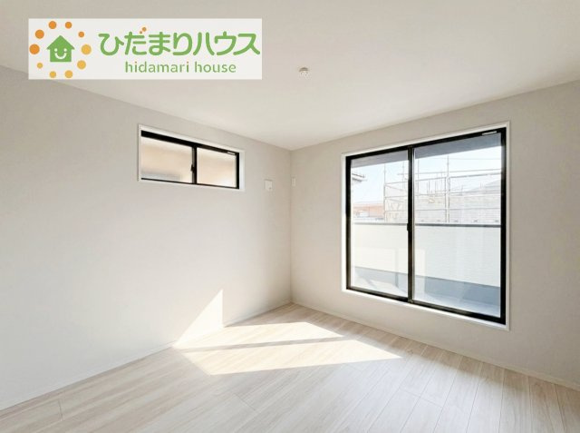 【寝室】 | 土浦市木田余1期　新築戸建　2号棟 | バルコニーに面している洋室は、主寝室にどうぞ(^^)/