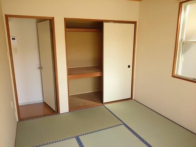 羽村市五ノ神４丁目のアパートの収納