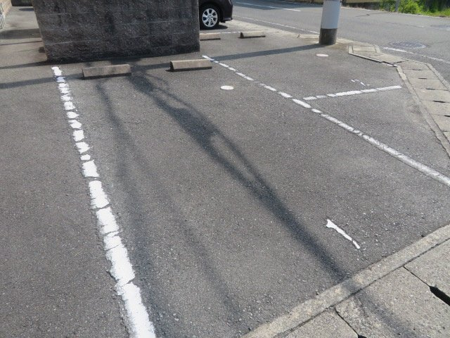 メゾン・Ｓの駐車場