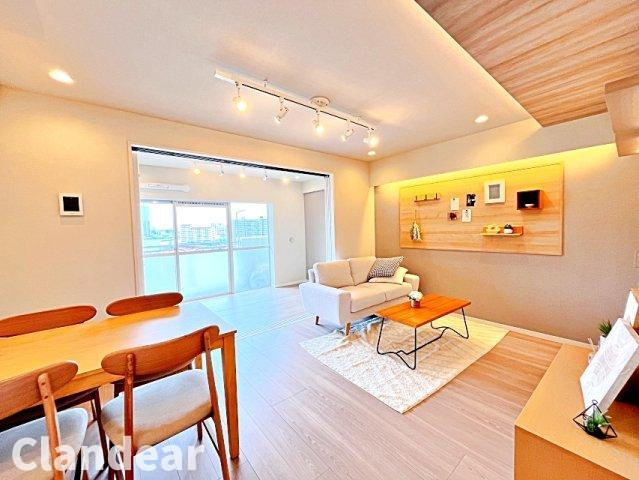 関屋ステーションハイツの居間・リビング|ドキドキの新生活も、安心してスタート。ぴったりの住まいを見つけませんか？クランディアが一緒に住まい選びをサポートします‼　まずは、お気軽にお問合せください　＃クランディア