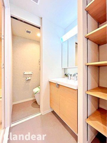 関屋ステーションハイツの独立洗面台|ドキドキの新生活も、安心してスタート。ぴったりの住まいを見つけませんか？クランディアが一緒に住まい選びをサポートします‼　まずは、お気軽にお問合せください　＃クランディア