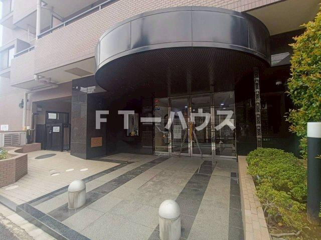 フジ・ヴェール毘沙門堂のエントランス