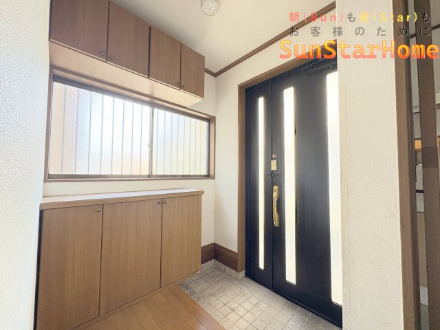 【サンスターホーム】羽村市羽東3丁目　中古戸建　駅近物件の玄関