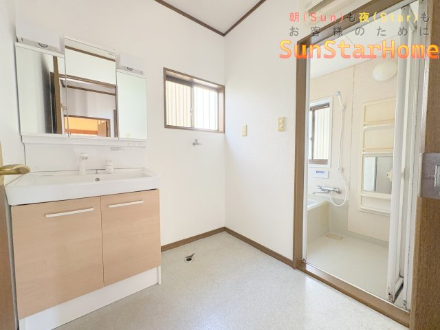 【サンスターホーム】羽村市羽東3丁目　中古戸建　駅近物件の独立洗面台