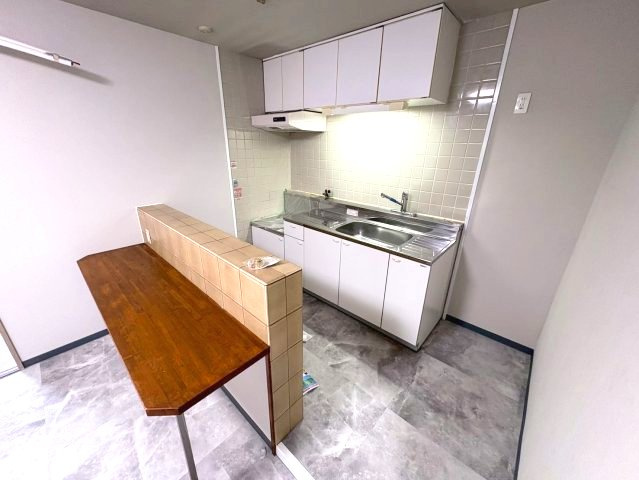 新栄プロパティー藤が丘のキッチン