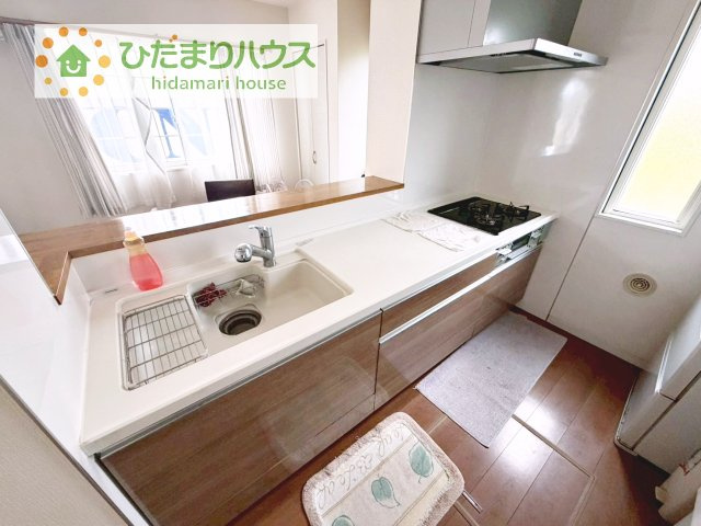 【キッチン】 | 阿見町よしわら２丁目　中古戸建 | 広々キッチンで親子並んでお料理も！