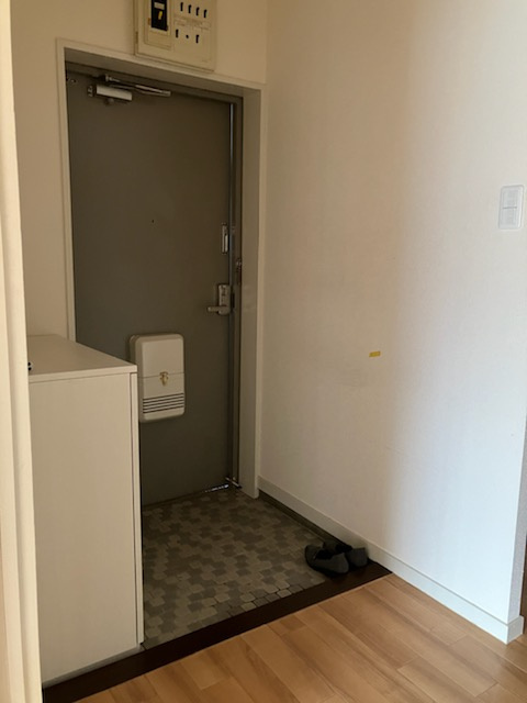 サンシャトレ神ノ輪の玄関|他の部屋の写真になります。
フルリフォーム予定です。