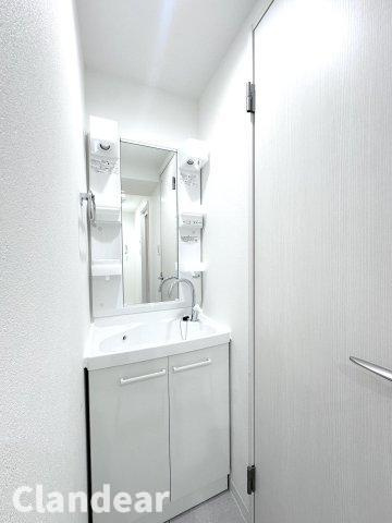 コーポ押上の独立洗面台|ドキドキの新生活も、安心してスタート。ぴったりの住まいを見つけませんか？クランディアが一緒に住まい選びをサポートします‼　まずは、お気軽にお問合せください　＃クランディア