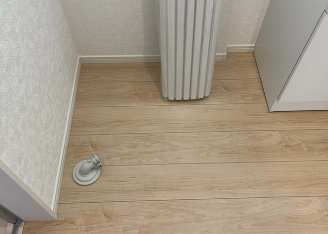 【玄関】 | 玄関は、狭すぎると複数人で使いにくく、広すぎても無駄な空間になりがちです。最低2畳を目安にして、家の広さとの兼ね合いや家族の人数を考慮して決めるとよいでしょう。現地を見学して快適な玄関を選びましょう！