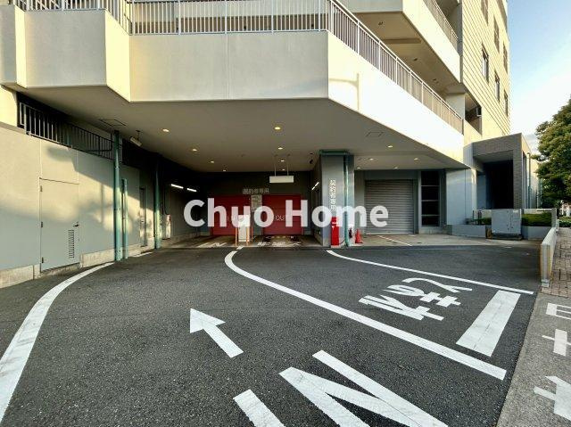 ブランズタワー南千住の駐車場|【敷地内駐車場】最新の空き状況や費用などの詳細は担当スタッフまでお問い合わせください。