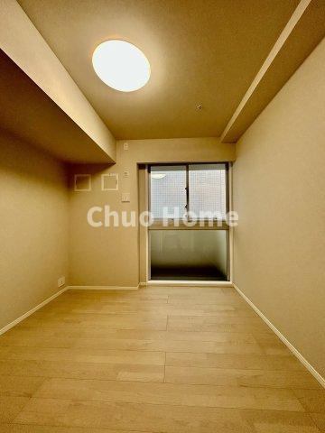 ブランズタワー南千住の子供部屋|【子供部屋】お子様を持つ家庭の約6割が「家族や子どものため」に購入を希望。入学後の転校を避け、広い空間でのびのび育てたいなどの親心が、家探しのきっかけになっているようです。