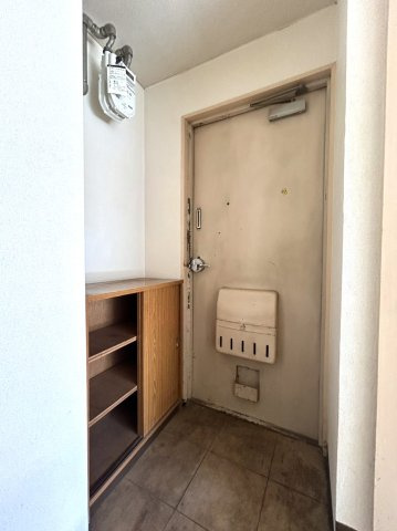 きのえねマンションの玄関