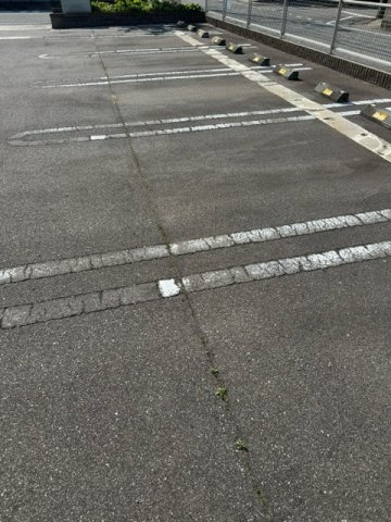クオレールの駐車場