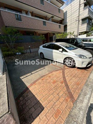 オーベルジュ岡本の駐車場|カースペースがあります