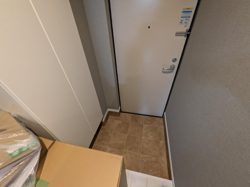 ルミエールいずみ中央の玄関