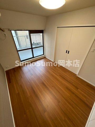 サンコート住吉駅前の洋室|コンパクトで使いやすい洋室です