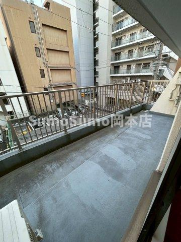 サンコート住吉駅前のバルコニー|広々としたバルコニーです