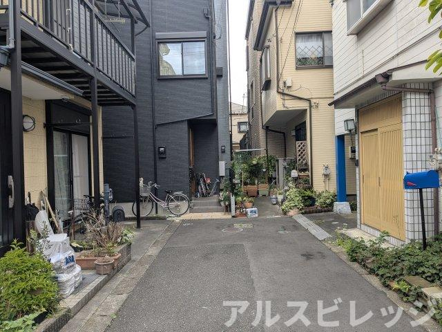 中古/さいたま市南区松本3丁目の前面道路含む現地写真|前面道路含む現地写真です