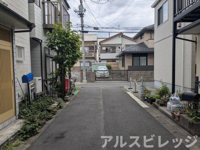 中古/さいたま市南区松本3丁目の前面道路含む現地写真|前面道路含む現地写真です