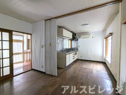 中古/さいたま市南区松本3丁目の居間・リビング|1階キッチン