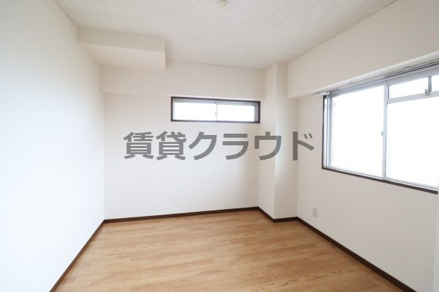 ゴールドパレスの洋室