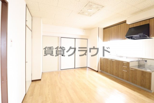 ゴールドパレスの居間・リビング|ファミリーさんにおすすめの間取りです！