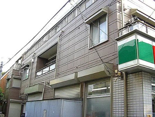 サンパレスの外観