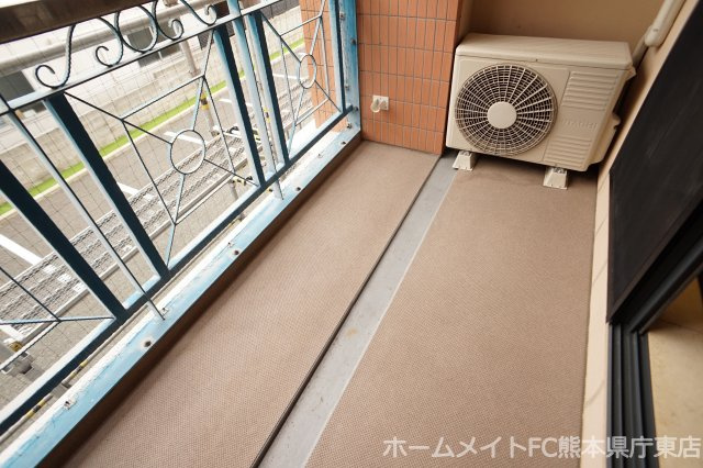 熊本市南区近見８丁目の賃貸マンションのバルコニー