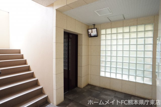 熊本市南区近見８丁目の賃貸マンションのロビー