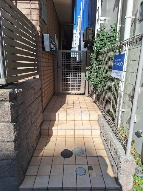 ＬＩＧＨＴ　ＳＵＤＡのエントランス