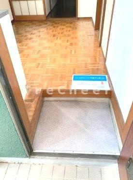 ハイツ田中の玄関