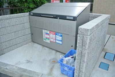 【その他共用部分】 | プリエ新川崎 | 敷地内ごみ置き場でごみ出しもらくらく～♪忙しい社会人さんや主婦さん/学生さんにもうってつけ！