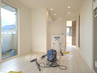 広島市安佐北区可部１丁目のアパートの居間・リビング|人気の対面キッチン