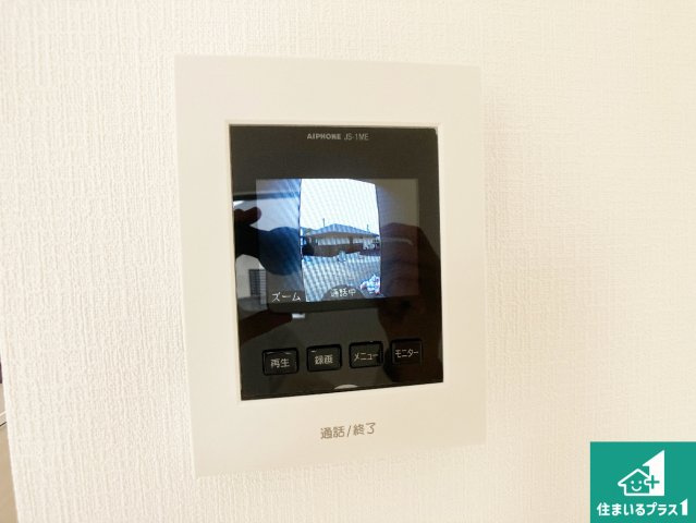 姫路市上大野　第6期　新築一戸建ての防犯設備|カラーモニターインターホン！声だけでなく来訪者の姿や顔がモニターで確認できるので、小さなお子様がいらっしゃるご家庭でも安心できます！