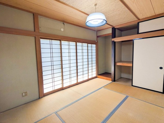 【和室】 | 富士見市渡戸3丁目　中古一戸建住宅　(ふじみ野店) | 【1階和室】
1階の和室は客間としてもご活用いただけます！