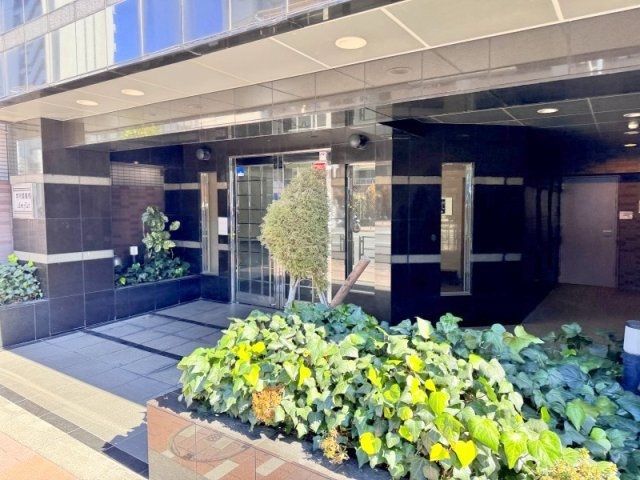 本所吾妻橋アムフラット　7階　角　部屋　リ　フォーム済 　家具付のエントランス