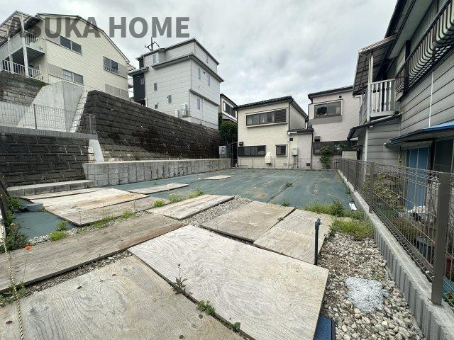 保土ヶ谷区新井町土地の外観|通いやすい近所にスーパー銭湯や大きな公園も有り閑静な住宅街なのに楽しめる施設も豊富です。