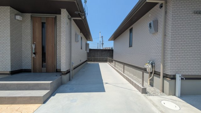 【駐車場】