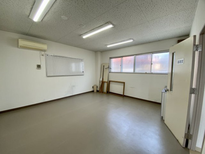 【内装】 | KAビル 　一棟貸し | １階　事務室
