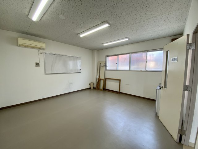 【内装】 | KAビル 　一棟貸し | １階　事務室
