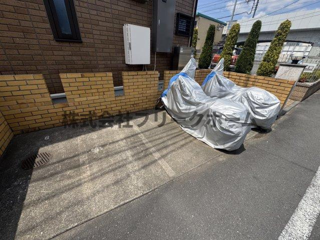 小金井市東町３丁目のアパートのエントランス