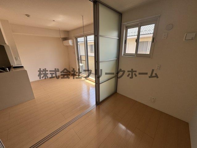 小金井市東町３丁目のアパートの寝室